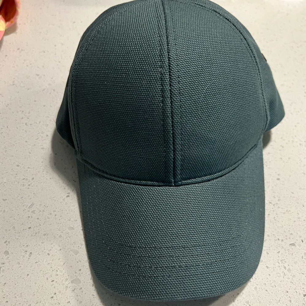 Zara hat